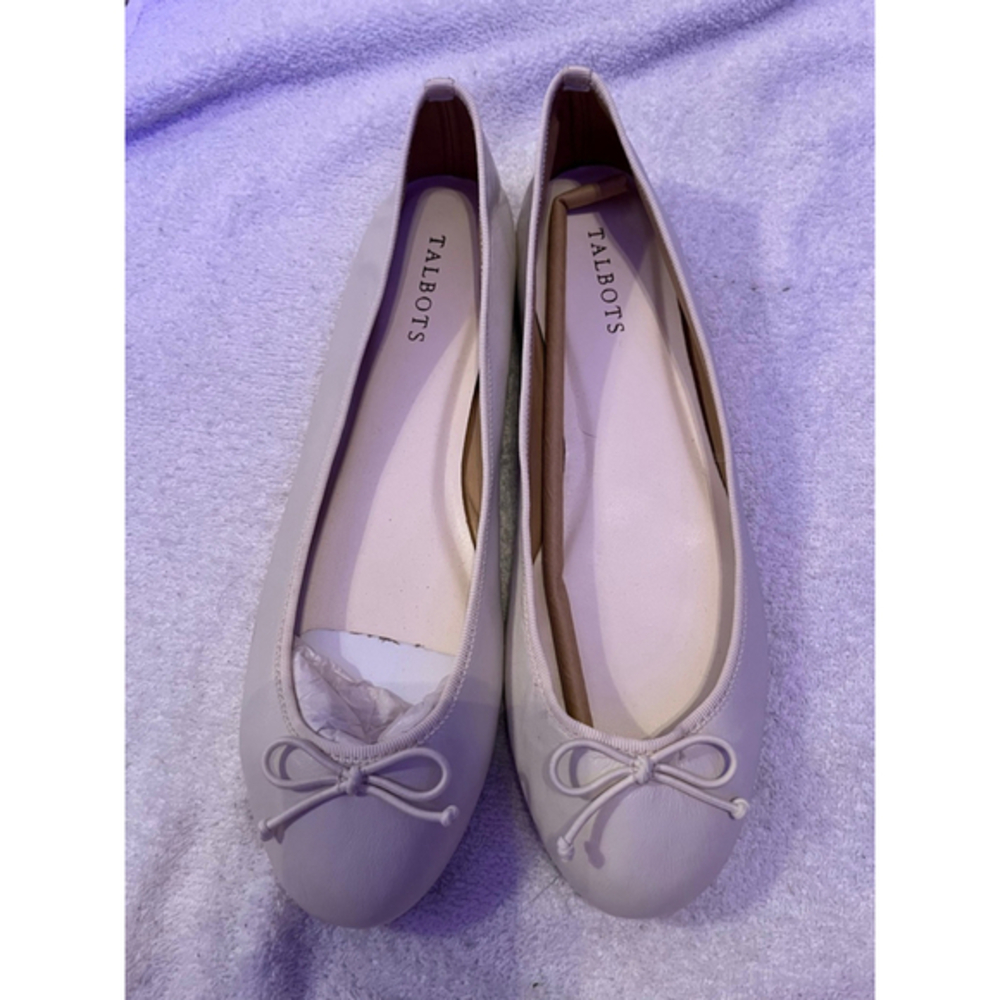 TALBOTS~ OFF WHITE~BOW TIE LOAFERS~ NWOT~10